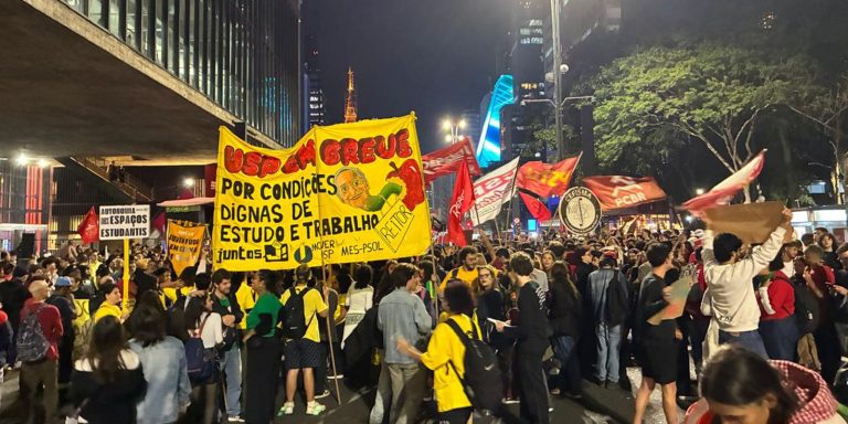 Ato de alunos da USP cobra diálogo com reitoria ato-de-alunos-da-usp-cobra-dialogo-com-reitoria