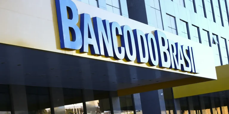 Lucro do Banco do Brasil cai 54% com avanço da crise no agro lucro-do-banco-do-brasil-cai-54%-com-avanco-da-crise-no-agro
