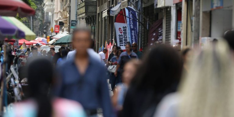 Taxa de desemprego de pretos é 55% maior que a de brancos, revela IBGE taxa-de-desemprego-de-pretos-e-55%-maior-que-a-de-brancos,-revela-ibge