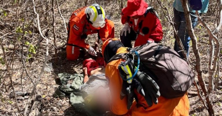 Bombeiros resgatam homem desaparecido há quatro dias no Oeste baiano bombeiros-resgatam-homem-desaparecido-ha-quatro-dias-no-oeste-baiano