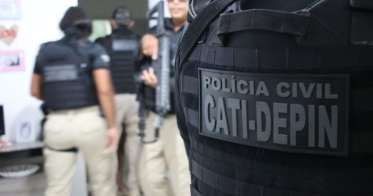 homem-e-preso-por-trafico-de-drogas-proximo-a-delegacia-em-belmonte