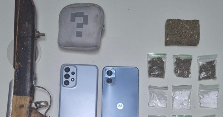 Três suspeitos são presos por tráfico, posse ilegal de arma e moto adulterada em Camaçari tres-suspeitos-sao-presos-por-trafico,-posse-ilegal-de-arma-e-moto-adulterada-em-camacari