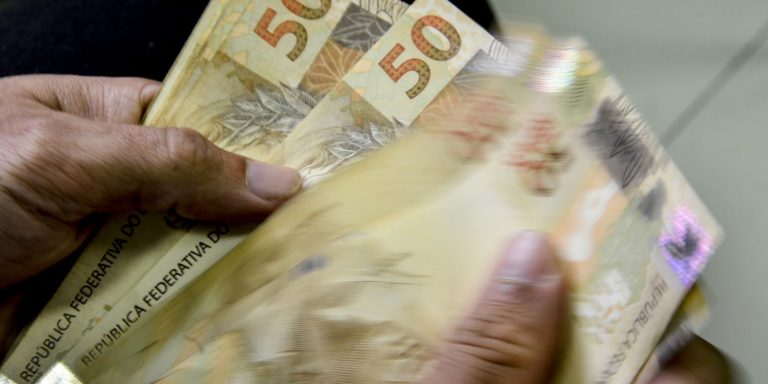 Caixa começa a pagar Bolsa Família de maio caixa-comeca-a-pagar-bolsa-familia-de-maio