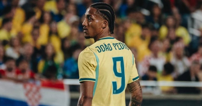 Fora da lista de convocados, João Pedro é eleito melhor jogador da temporada pelo Chelsea fora-da-lista-de-convocados,-joao-pedro-e-eleito-melhor-jogador-da-temporada-pelo-chelsea