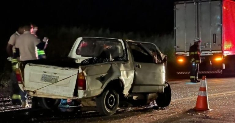 Feirante morre em acidente entre picape e carreta no Entroncamento de Jaguaquara feirante-morre-em-acidente-entre-picape-e-carreta-no-entroncamento-de-jaguaquara