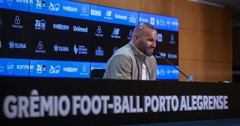 weverton-comenta-reacao-apos-ser-convocado-e-admite-pequeno-desmaio;-veja-o-momento