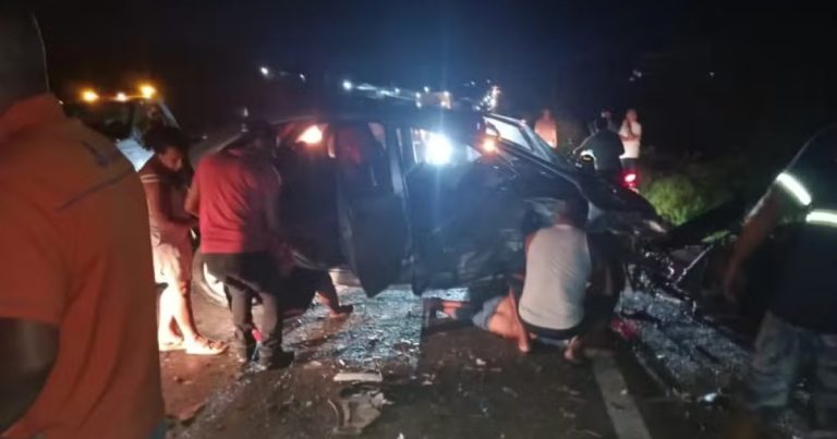 Acidente entre 3 carros na BA-101 deixa 1 morto e 5 feridos no Recôncavo acidente-entre-3-carros-na-ba-101-deixa-1-morto-e-5-feridos-no-reconcavo
