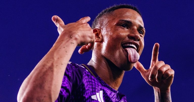 ex-bahia,-tiago-marca-dois-gols-contra-o-atlanta-united-e-coloca-orlando-city-na-semifinal-da-us-open-cup