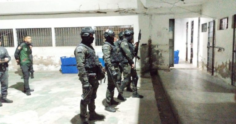 Conjunto Penal de Paulo Afonso é alvo de operação de combate a comunicações ilícitas nos presídios conjunto-penal-de-paulo-afonso-e-alvo-de-operacao-de-combate-a-comunicacoes-ilicitas-nos-presidios