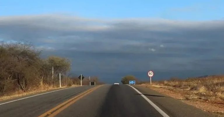 mulher-morre-apos-acidente-entre-moto-e-carreta-no-sudoeste-baiano