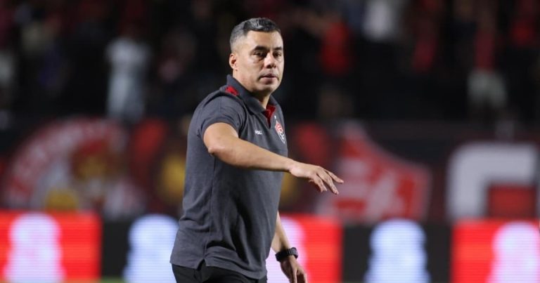 jair-ventura-valoriza-entrega-da-equipe-em-vitoria-contra-o-internacional:-parecendo-final-de-copa-do-mundo