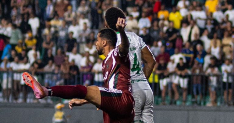 De virada, Fluminense de Feira vence clássico contra o Feira e mantém liderança da Série B do Baiano de-virada,-fluminense-de-feira-vence-classico-contra-o-feira-e-mantem-lideranca-da-serie-b-do-baiano