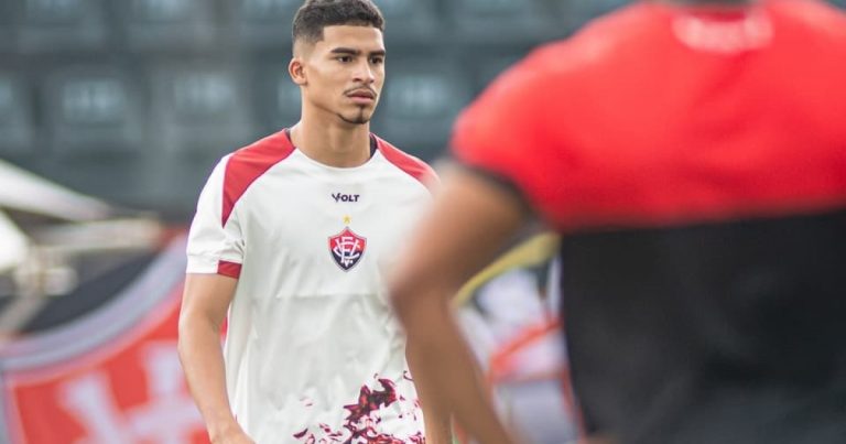 vitoria-tem-prioridade-por-rene-mesmo-com-interesse-de-outros-clubes,-explica-diretor
