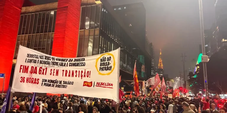 Ato na Avenida Paulista pede fim da escala 6×1 ato-na-avenida-paulista-pede-fim-da-escala-6×1