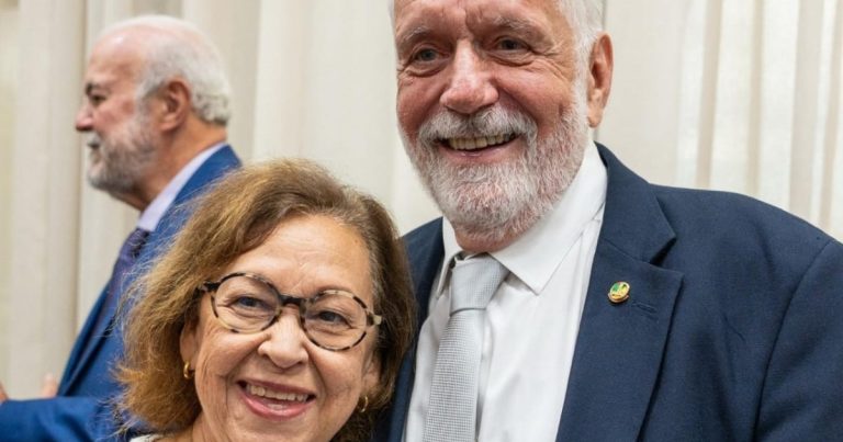 “A suplência do senador só não será de Lídice se ela renunciar ao convite já aceito”, revelam aliados de Wagner sobre posto “a-suplencia-do-senador-so-nao-sera-de-lidice-se-ela-renunciar-ao-convite-ja-aceito”,-revelam-aliados-de-wagner-sobre-posto