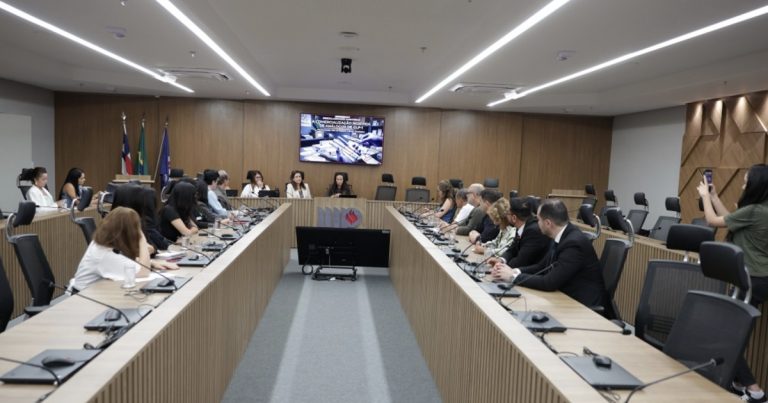 mp-ba-debate-riscos-sanitarios-e-venda-ilegal-de-canetas-emagrecedoras-em-reuniao-com-conselhos-de-saude