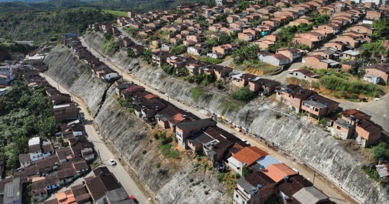 Governo da Bahia conclui obras de contenção de encostas em Teolândia e amplia política de prevenção a desastres naturais governo-da-bahia-conclui-obras-de-contencao-de-encostas-em-teolandia-e-amplia-politica-de-prevencao-a-desastres-naturais