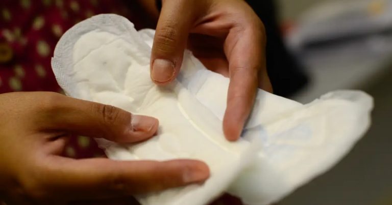 Quatro em cada dez estudantes faltam às aulas mensalmente por dores menstruais quatro-em-cada-dez-estudantes-faltam-as-aulas-mensalmente-por-dores-menstruais