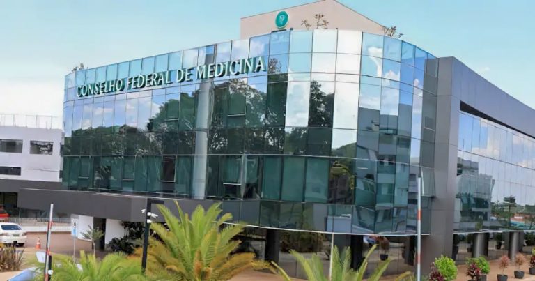 cfm-lanca-plataforma-para-denuncias-de-danos-causados-por-atendimentos-feitos-por-nao-medicos