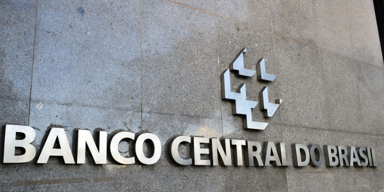 BC regulamenta regras do CMN para limitar uso do FGC por bancos bc-regulamenta-regras-do-cmn-para-limitar-uso-do-fgc-por-bancos