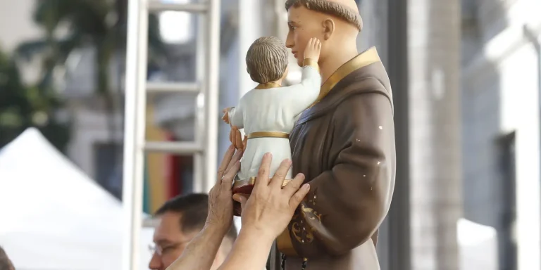salvador-recebe-mostra-com-obras-inspiradas-na-devocao-a-santo-antonio