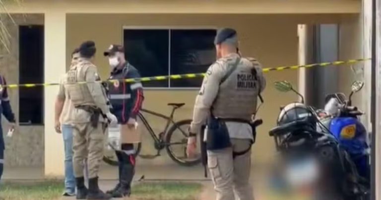 Homem é preso na Bahia suspeito de matar o próprio pai a facadas homem-e-preso-na-bahia-suspeito-de-matar-o-proprio-pai-a-facadas