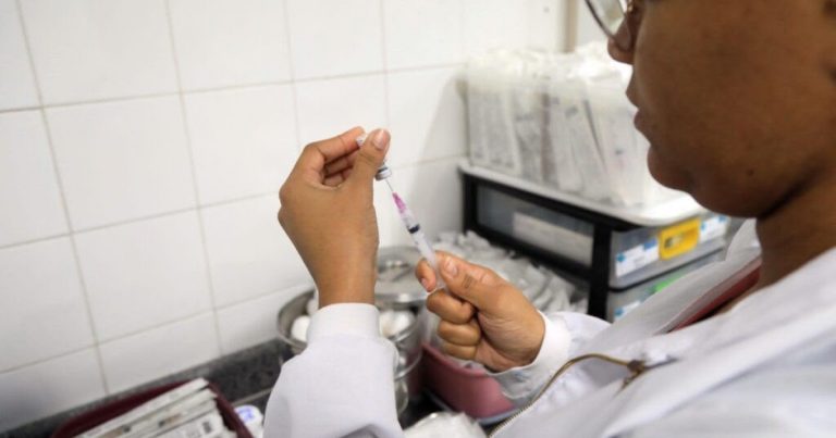 Salvador amplia vacinação contra gripe para toda população acima de seis meses salvador-amplia-vacinacao-contra-gripe-para-toda-populacao-acima-de-seis-meses