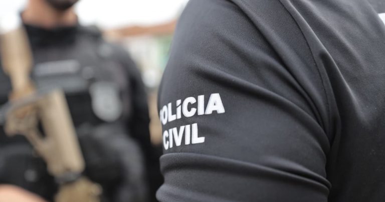 Homem é preso por tráfico de drogas e receptação qualificada em Arraial dAjuda homem-e-preso-por-trafico-de-drogas-e-receptacao-qualificada-em-arraial-dajuda
