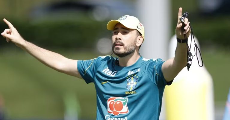 Davide Ancelotti acerta com o Lille e assumirá clube francês após a Copa do Mundo davide-ancelotti-acerta-com-o-lille-e-assumira-clube-frances-apos-a-copa-do-mundo