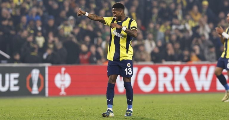Atlético-MG avança por Fred, do Fenerbahçe; meia disputou a Copa de 2022 pela Seleção atletico-mg-avanca-por-fred,-do-fenerbahce;-meia-disputou-a-copa-de-2022-pela-selecao