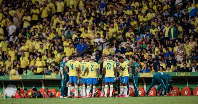 Brasil usará três combinações diferentes de uniforme na fase de grupos da Copa brasil-usara-tres-combinacoes-diferentes-de-uniforme-na-fase-de-grupos-da-copa