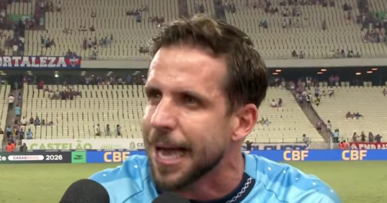 VÍDEO: Lucas Sasha detona arbitragem após derrota diante do Vitória: “É uma vergonha” video:-lucas-sasha-detona-arbitragem-apos-derrota-diante-do-vitoria:-“e-uma-vergonha”