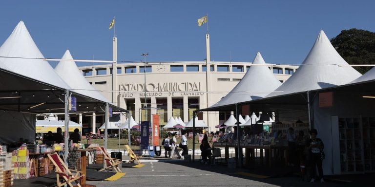 Feriado em SP tem programação gratuita em feira do livro no Pacaembu feriado-em-sp-tem-programacao-gratuita-em-feira-do-livro-no-pacaembu