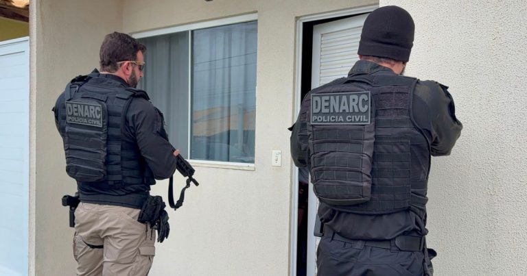 Loja usada como fachada para tráfico é alvo de operação em Vitória da Conquista; três pessoas são presas loja-usada-como-fachada-para-trafico-e-alvo-de-operacao-em-vitoria-da-conquista;-tres-pessoas-sao-presas