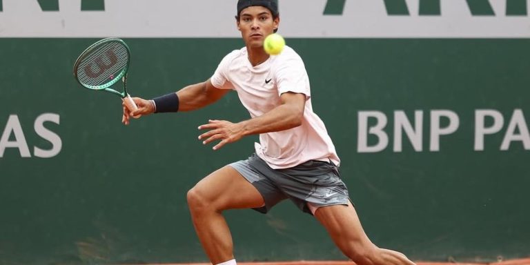 Roland Garros: Luis Guto Miguel bate compatriota e vai à final juvenil roland-garros:-luis-guto-miguel-bate-compatriota-e-vai-a-final-juvenil