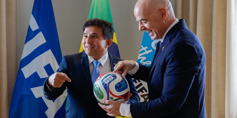 Ministro do Esporte entrega marco regulatório da Copa Feminina à Fifa ministro-do-esporte-entrega-marco-regulatorio-da-copa-feminina-a-fifa