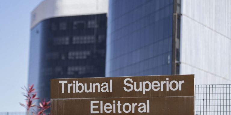tse-julga-liminar-que-suspendeu-pesquisa-desfavoravel-a-flavio