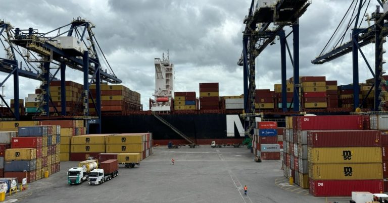 com-queda-no-refino-e-recuo-nos-eua,-exportacoes-da-bahia-caem-6,1%-em-maio-e-tem-pior-resultado-do-ano