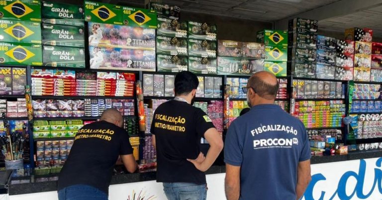 Operação apreende mais de 7 mil fogos de artifício em cidades baianas operacao-apreende-mais-de-7-mil-fogos-de-artificio-em-cidades-baianas
