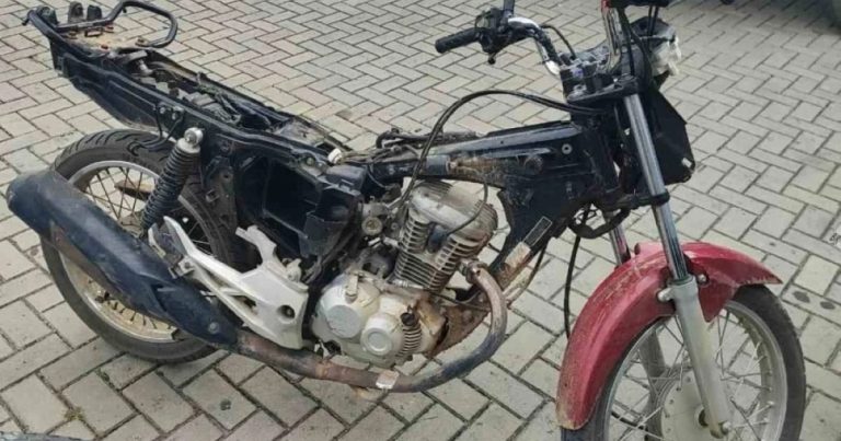 Polícia prende três suspeitos de latrocínio e recupera moto de vítima em Feira de Santana policia-prende-tres-suspeitos-de-latrocinio-e-recupera-moto-de-vitima-em-feira-de-santana
