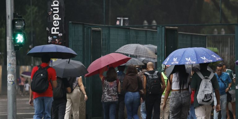 Inmet prevê pancadas de chuva em todas as regiões do país inmet-preve-pancadas-de-chuva-em-todas-as-regioes-do-pais