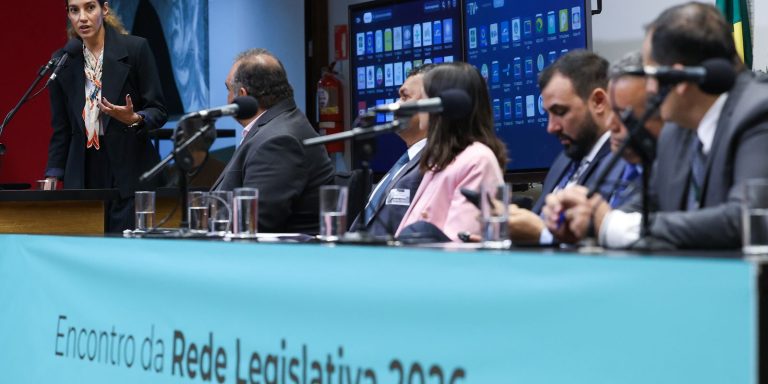 Diretoria destaca papel da EBC na implementação da nova TV Digital diretoria-destaca-papel-da-ebc-na-implementacao-da-nova-tv-digital