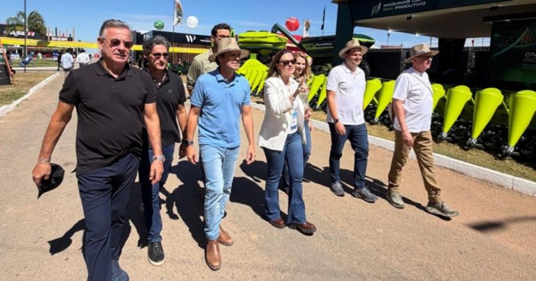 Presidente da ACB visita Bahia Farm Show e reforça parceria com o agronegócio baiano presidente-da-acb-visita-bahia-farm-show-e-reforca-parceria-com-o-agronegocio-baiano