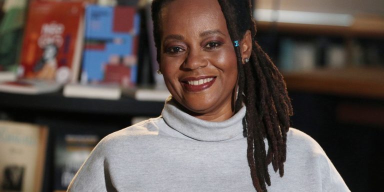 Eliana Alves Cruz vence prêmio da ABL de Melhor Ficção de 2025 eliana-alves-cruz-vence-premio-da-abl-de-melhor-ficcao-de-2025