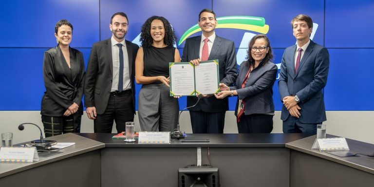 AGU garante posse de servidora exonerada do Itamaraty por banca racial agu-garante-posse-de-servidora-exonerada-do-itamaraty-por-banca-racial