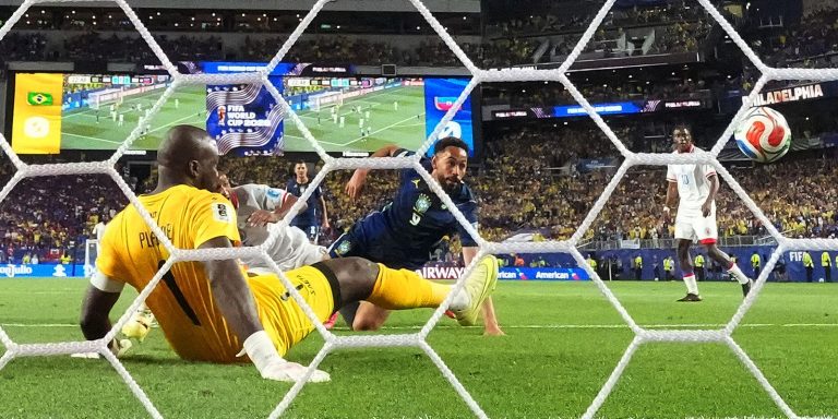 Estudo indica desconfiança do torcedor, mesmo após 1ª vitória na Copa estudo-indica-desconfianca-do-torcedor,-mesmo-apos-1a-vitoria-na-copa