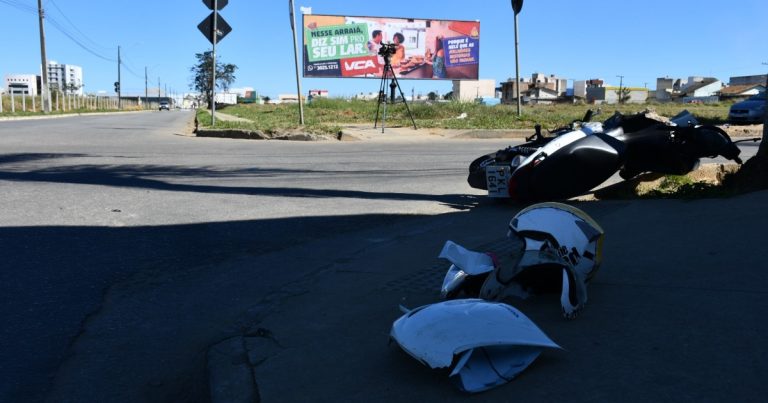 Motociclista morre após colisão com carro em avenida de cidade baiana motociclista-morre-apos-colisao-com-carro-em-avenida-de-cidade-baiana