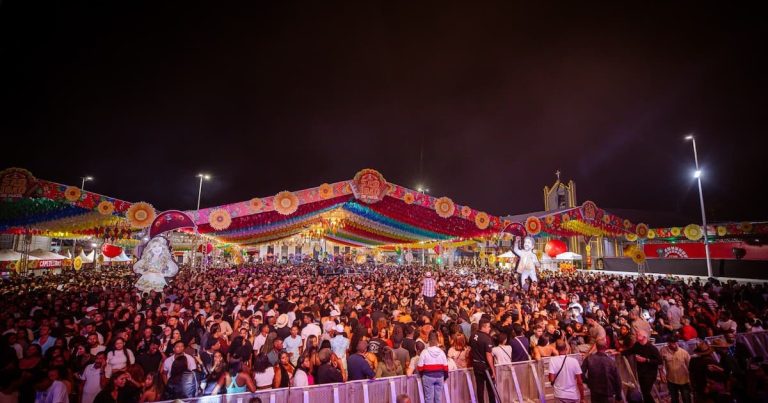 Mata de São João registra recorde de público no segundo dia de São João mata-de-sao-joao-registra-recorde-de-publico-no-segundo-dia-de-sao-joao