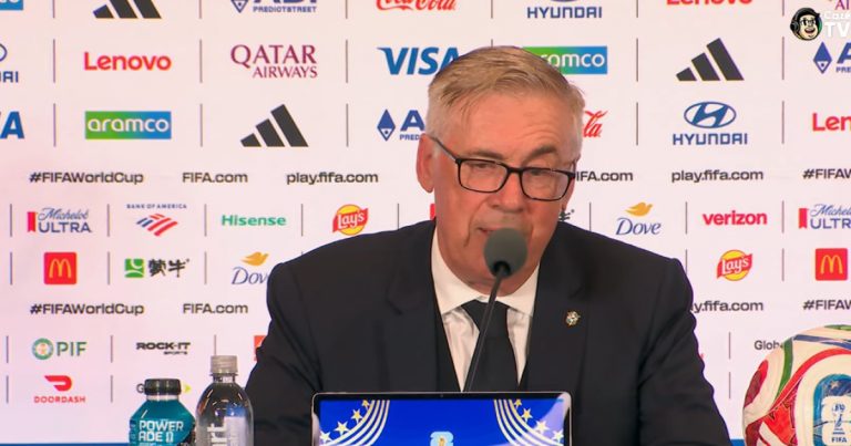 ancelotti-elogia-evolucao-do-brasil,-celebra-volta-de-neymar-e-destaca-rayan-apos-vitoria-sobre-a-escocia
