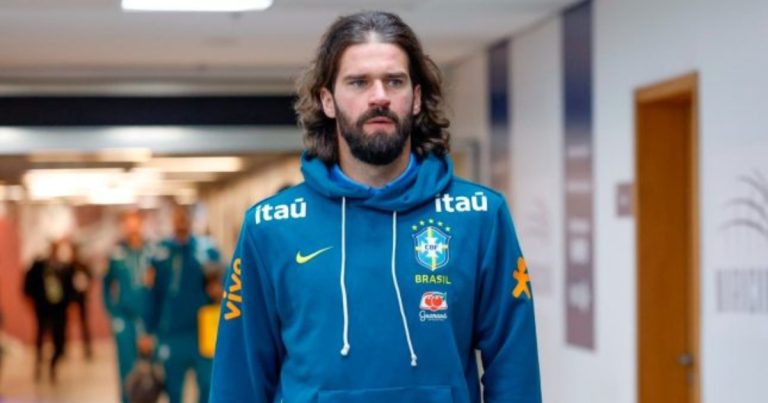 Alisson iguala Julio Cesar e entra no top 3 de goleiros do Brasil com mais jogos em Copas alisson-iguala-julio-cesar-e-entra-no-top-3-de-goleiros-do-brasil-com-mais-jogos-em-copas